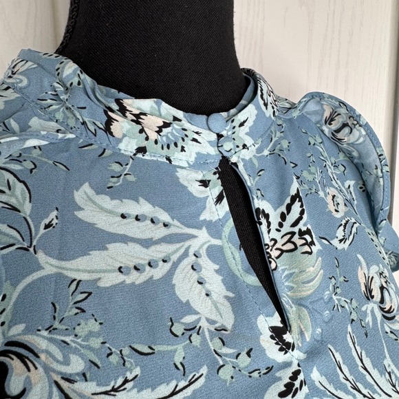 Carmen Marc Valvo Blue Floral Blouse | Size XL Sleeveless Lightweight Top Career - Picture 6 of 8
